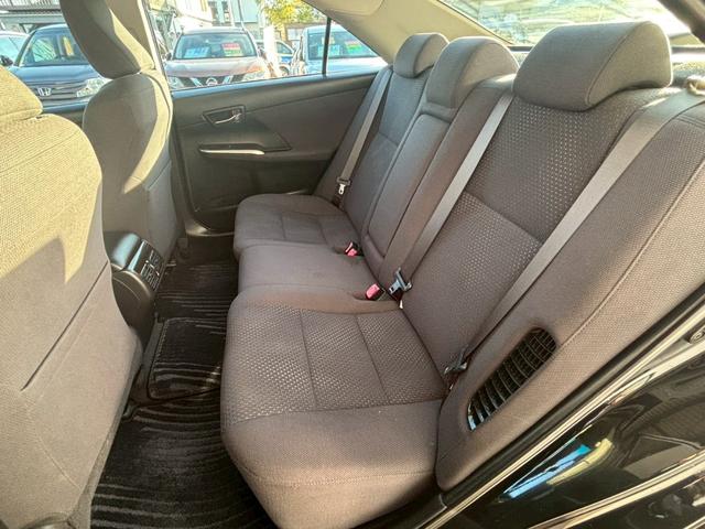 カムリ ハイブリッド　Ｇパッケージ　純正ナビ　フルセグＴＶ　ＣＤ　ＤＶＤ　Ｂｌｕｅｔｏｏｔｈ　バックカメラ　ＥＴＣ　前後ドラレコ　プッシュスタート　純正１７インチアルミ　パワーシート（9枚目）