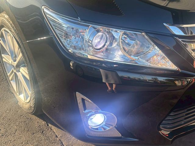 カムリ ハイブリッド　Ｇパッケージ　純正ナビ　フルセグＴＶ　ＣＤ　ＤＶＤ　Ｂｌｕｅｔｏｏｔｈ　バックカメラ　ＥＴＣ　前後ドラレコ　プッシュスタート　純正１７インチアルミ　パワーシート（32枚目）