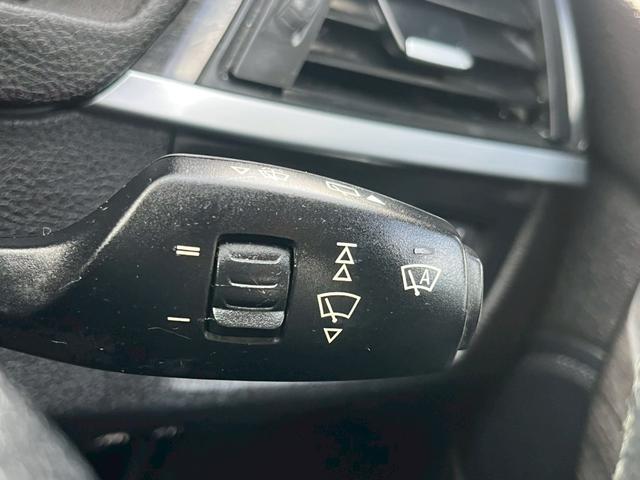 ステアリングは使用感が少なく、快適なドライブが出来ます♪車によってハンドルの材質も違うので是非ご確認を！詳細はスタッフまでお気軽にお問い合わせください！【買取受付中】【出張査定可】