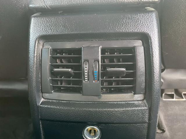 風量自動調節で車内を快適な空間にしてくれるオートエアコン♪特に暑い夏・寒い冬に使わないことがない大切な装備です！【ＡＡＣ装備】【装備充実】【必須装備】