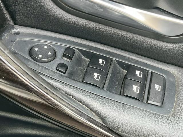 メモリー付きパワーシートで自分にぴったりのシートポジションをワンタッチで記憶＆再現！