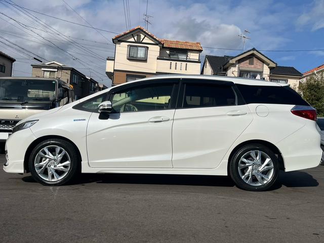 シャトル ハイブリッド 純正ナビ ワンセグTV CD DVD Bluetooth バックカメラ ETC ドラレコ ホンダセンシング 半革シート シートヒーター 純正16インチアルミ LEDライト アイドリングストップ(3枚目)