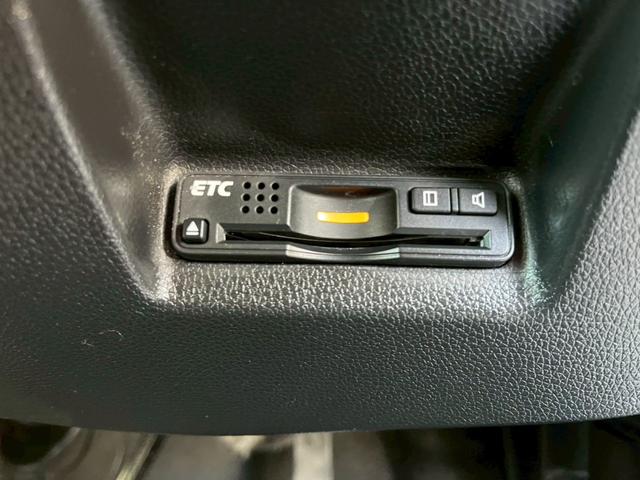 シャトル ハイブリッド 純正ナビ ワンセグTV CD DVD Bluetooth バックカメラ ETC ドラレコ ホンダセンシング 半革シート シートヒーター 純正16インチアルミ LEDライト アイドリングストップ(26枚目)