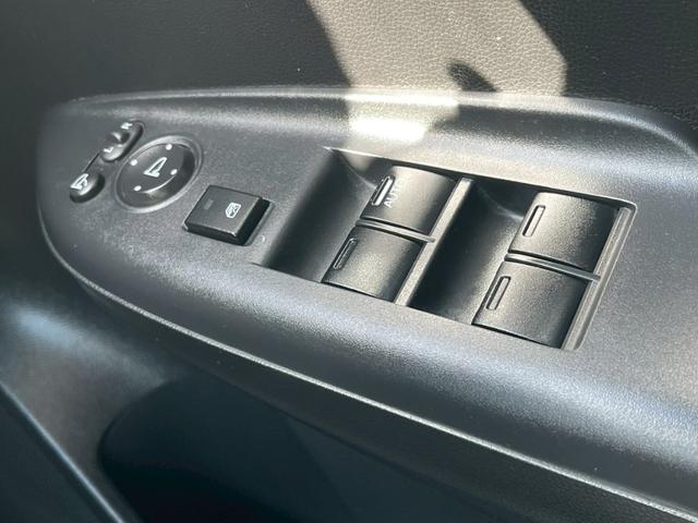 シャトル ハイブリッド 純正ナビ ワンセグTV CD DVD Bluetooth バックカメラ ETC ドラレコ ホンダセンシング 半革シート シートヒーター 純正16インチアルミ LEDライト アイドリングストップ(32枚目)