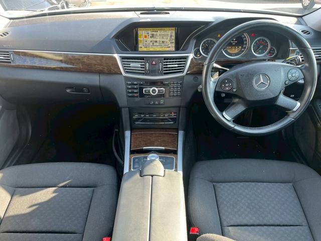 Eクラスステーションワゴン E250ブルーエフィシェンシーステーションワゴン 純正ナビ フルセグTV CD DVD Bluetooth バックカメラ ETC ドラレコ クルコン パワーバックゲート ブラインドスポットモニター 純正18インチアルミ キーレス ターボ(3枚目)
