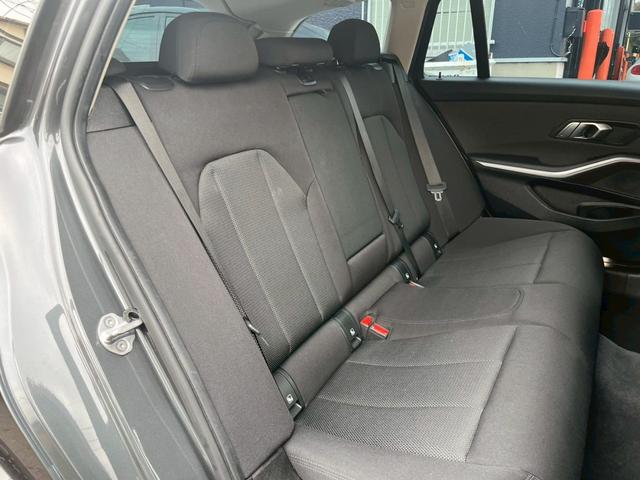3シリーズ 320d xDriveツーリング Mスポーツ 純正10.25インチナビ ブラインドスポットモニター パノラマビュー Bluetooth 衝突軽減ブレーキ レーンキープアシスト クルコン 純正17インチアルミ ルーフレール ターボ(8枚目)