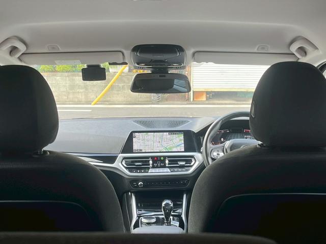 3シリーズ 320d xDriveツーリング Mスポーツ 純正10.25インチナビ ブラインドスポットモニター パノラマビュー Bluetooth 衝突軽減ブレーキ レーンキープアシスト クルコン 純正17インチアルミ ルーフレール ターボ(11枚目)