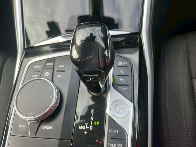 3シリーズ 320d xDriveツーリング Mスポーツ 純正10.25インチナビ ブラインドスポットモニター パノラマビュー Bluetooth 衝突軽減ブレーキ レーンキープアシスト クルコン 純正17インチアルミ ルーフレール ターボ(18枚目)