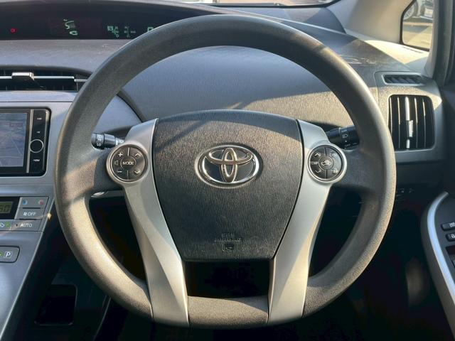 プリウス Ｓ　純正ナビ　バックモニター　フルセグＴＶ　ＥＴＣ　ＣＤ＋ＤＶＤ再生可　Ｂｌｕｅｔｏｏｔｈ　プッシュスタート　ＬＥＤヘッドライト　１５インチアルミホイール（19枚目）