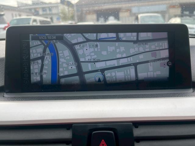 3シリーズ 320dブルーパフォーマンス ツーリング 純正ナビ CD DVD Bluetooth ETC 車線逸脱防止警報 レーンキープアシスト パワーバックゲート バックカメラ クルコン 純正16インチアルミ ターボ 踏み間違い防止機能(14枚目)