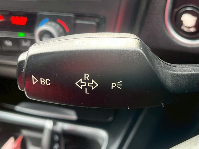 3シリーズ 320dブルーパフォーマンス ツーリング 純正ナビ CD DVD Bluetooth ETC 車線逸脱防止警報 レーンキープアシスト パワーバックゲート バックカメラ クルコン 純正16インチアルミ ターボ 踏み間違い防止機能(22枚目)