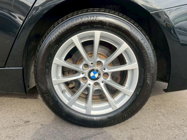 3シリーズ 320dブルーパフォーマンス ツーリング 純正ナビ CD DVD Bluetooth ETC 車線逸脱防止警報 レーンキープアシスト パワーバックゲート バックカメラ クルコン 純正16インチアルミ ターボ 踏み間違い防止機能(41枚目)