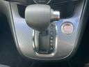 操作のしやすいインパネシフト♪運転席横のスペースもスッキリして快適なドライブを楽しんでいただけます!