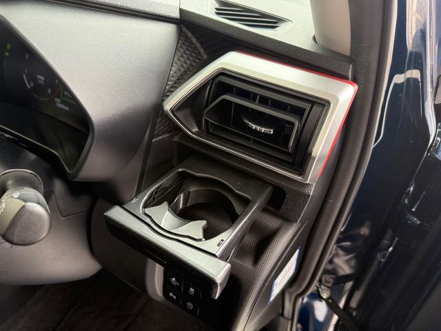 ロッキー Ｇ　純正９インチナビ　フルセグＴＶ　ＤＶＤ　シートヒーター　純正ドライブレコーダー　ＬＥＤヘッドライト　電動格納ミラー　ＥＴＣ　バックカメラ　純正１７インチアルミホイール（35枚目）