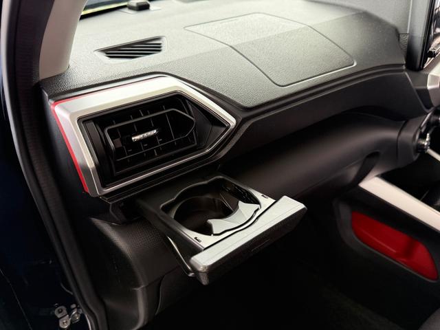 ロッキー Ｇ　純正９インチナビ　フルセグＴＶ　ＤＶＤ　シートヒーター　純正ドライブレコーダー　ＬＥＤヘッドライト　電動格納ミラー　ＥＴＣ　バックカメラ　純正１７インチアルミホイール（45枚目）