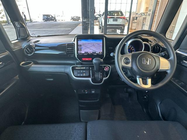 Ｎ－ＢＯＸカスタム Ｇ・Ｌパッケージ　社外ナビ／リアカメラ　／スマートキー　／両側電動スライドドア／ＥＴＣ／オートエアコン／純正１５インチアルミ／ＨＩＤヘッドライト（オートライト機能付）／（3枚目）