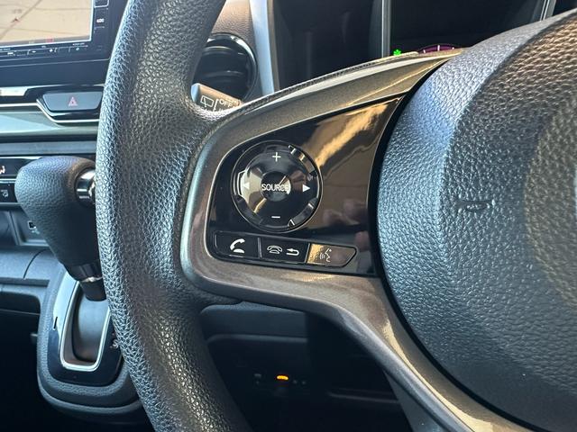 オーディオリモコンスイッチ搭載☆ハンドルを握ったままオーディオ操作が可能ですので、運転中に視線をそらさず安全運転が出来ます。