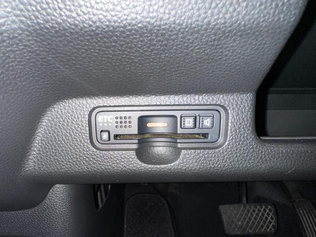 もちろんＥＴＣ装備です！！！料金所もノンストップですいすい♪また、割引も適応されますので、経済的にお得な装備です☆（セットアップが必要。また、割引に関しては各道路公団ホームページなどをご確認ください）