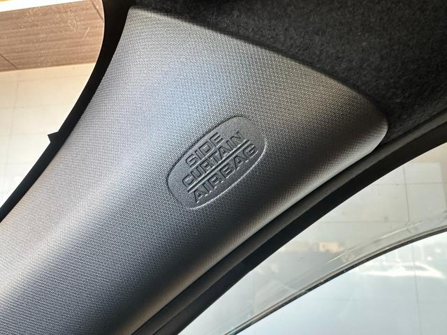 サイドカーテンエアバッグも付いていますので、万が一の際に乗員を守ってくれます。