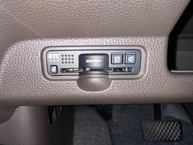 もちろんＥＴＣ装備です！！！料金所もノンストップですいすい♪また、割引も適応されますので、経済的にお得な装備です☆（セットアップが必要。また、割引に関しては各道路公団ホームページなどをご確認ください）