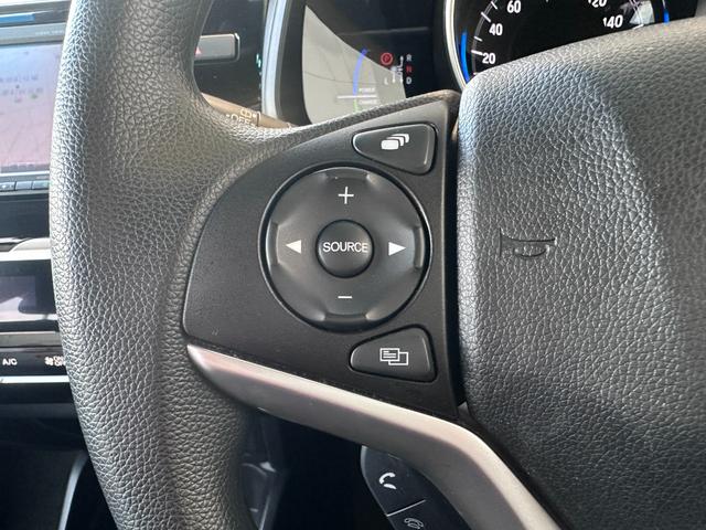 オーディオリモコンスイッチ搭載☆ハンドルを握ったままオーディオ操作が可能ですので、運転中に視線をそらさず安全運転が出来ます。