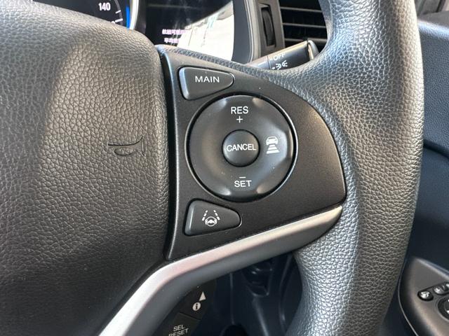 クルーズコントロール付き！！高速道路等でアクセルを踏まなくても一定速度で楽々ドライブ♪長距離ドライブには欠かせない機能の１つです！