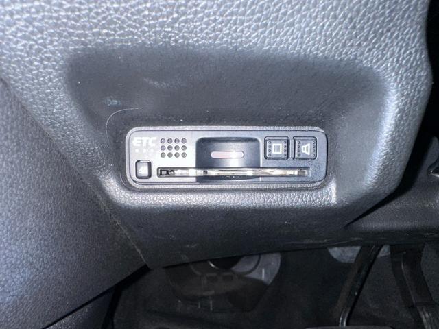 もちろんＥＴＣ装備です！！！料金所もノンストップですいすい♪また、割引も適応されますので、経済的にお得な装備です☆（セットアップが必要。また、割引に関しては各道路公団ホームページなどをご確認ください）