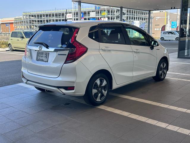 写真では分かり難いキズや凹みがある場合も御座います。現車の確認をオススメしておりますので、是非一度ご来店下さい。スタッフ一同お待ちしております。