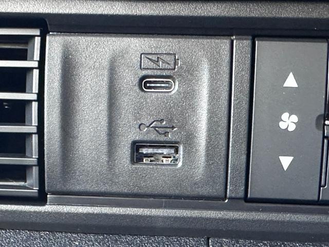 N-BOXカスタム ターボコーディネートスタイル ギャザズナビ/リアカメラ/スマートキー/両側電動スライドドア/LEDヘッドライト(オートライト機能付)/純正15インチアルミ/マルチビューカメラ/前席シートヒーター(9枚目)