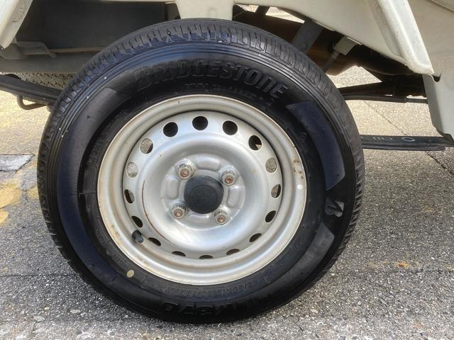 ハイゼットトラック エアコン・パワステ スペシャル MT 2WD 車検2年付き ラジオ マニュアルエアコン 三方開 近郊使用車 禁煙車 タイヤ2022年製 グー鑑定 荷台マット(17枚目)