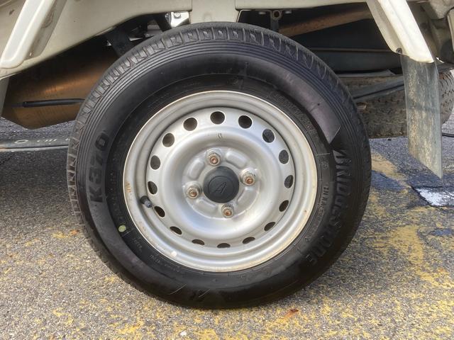 ハイゼットトラック エアコン・パワステ スペシャル MT 2WD 車検2年付き ラジオ マニュアルエアコン 三方開 近郊使用車 禁煙車 タイヤ2022年製 グー鑑定 荷台マット(45枚目)