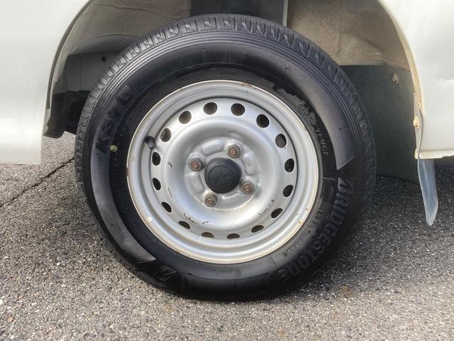 ハイゼットトラック エアコン・パワステ スペシャル MT 2WD 車検2年付き ラジオ マニュアルエアコン 三方開 近郊使用車 禁煙車 タイヤ2022年製 グー鑑定 荷台マット(46枚目)