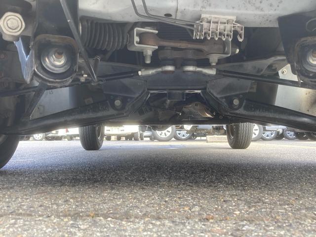 ハイゼットトラック エアコン・パワステ スペシャル MT 2WD 車検2年付き ラジオ マニュアルエアコン 三方開 近郊使用車 禁煙車 タイヤ2022年製 グー鑑定 荷台マット(68枚目)