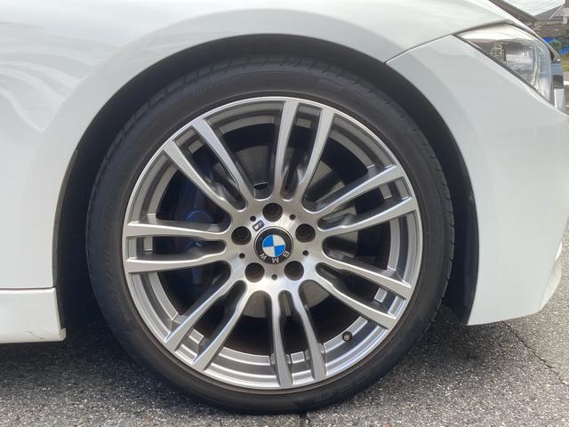 ３シリーズ ３２０ｉツーリング　Ｍスポーツ　ファストトラックパッケージ　１９インチアルミホイール　禁煙車　ナビ　ＣＤ　ＤＶＤ再生　ＥＴＣ　バックカメラ　クルーズコントロール　スペアキー　グー鑑定　パワーバックドア　当店買取車（15枚目）