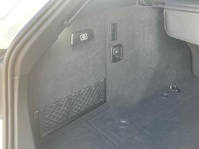 ３シリーズ ３２０ｉツーリング　Ｍスポーツ　ファストトラックパッケージ　１９インチアルミホイール　禁煙車　ナビ　ＣＤ　ＤＶＤ再生　ＥＴＣ　バックカメラ　クルーズコントロール　スペアキー　グー鑑定　パワーバックドア　当店買取車（20枚目）