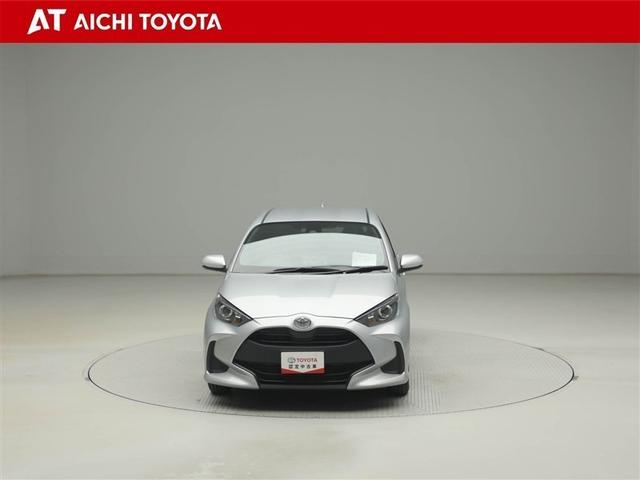 ヤリス Ｘ　ＰＣＳ　スマートキーシステム　元レンタカー　横滑り防止装置付き　ワイヤレスキー　バックガイドモニター　盗難防止　サイドエアバック　エアコン　Ｗエアバッグ　パワーウインドウ　ＥＴＣ付き　パワステ　ナビ（9枚目）