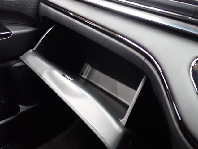 オデッセイハイブリッド e:HEVアブソルート・EXブラックエディション 両側電動スライドドア・後席モニター・ホンダセンシング・障害物センサー・全方位カメラ・パワーゲート・黒本革・電動シート・シートヒーター・LEDライト・純正AW・純正ナビ・TV・DVD・ETC・ドラレコ(24枚目)