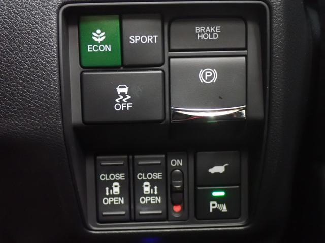 オデッセイハイブリッド e:HEVアブソルート・EXブラックエディション 両側電動スライドドア・後席モニター・ホンダセンシング・障害物センサー・全方位カメラ・パワーゲート・黒本革・電動シート・シートヒーター・LEDライト・純正AW・純正ナビ・TV・DVD・ETC・ドラレコ(35枚目)