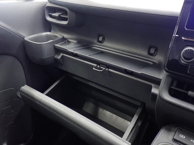 シエンタ ハイブリッドＧ　両側電動スライドドア　トヨタセーフティセンス　衝突軽減ブレーキ　障害物センサー　全方位カメラ　ＬＥＤヘッドライト　スマートキー　純正ＤＡ　バックカメラ　Ｂｌｕｅｔｏｏｔｈ　ＥＴＣ　ドラレコ（23枚目）