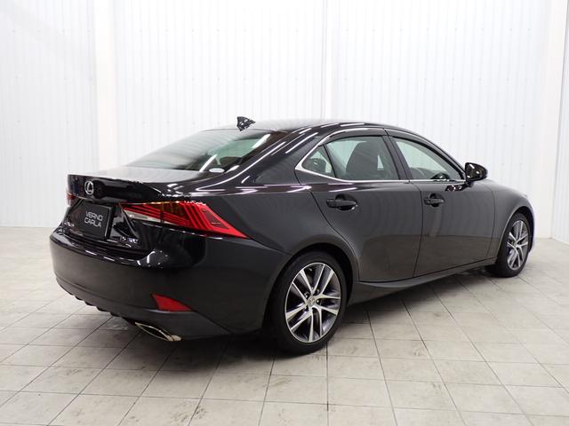 ＩＳ ＩＳ３００　バージョンＬ　レクサスセーフティシステム　障害物センサー　サンルーフ　本革シート　パワーシート　シートヒーター　シートエアコン　ＬＥＤヘッド　純正ＡＷ　バックカメラ　フルセグ　ＤＶＤ　Ｂｌｕｅｔｏｏｔｈ　ＥＴＣ（7枚目）