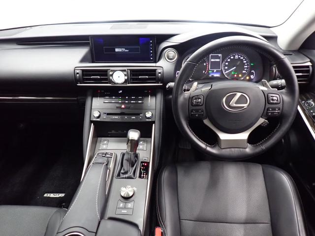 ＩＳ ＩＳ３００　バージョンＬ　レクサスセーフティシステム　障害物センサー　サンルーフ　本革シート　パワーシート　シートヒーター　シートエアコン　ＬＥＤヘッド　純正ＡＷ　バックカメラ　フルセグ　ＤＶＤ　Ｂｌｕｅｔｏｏｔｈ　ＥＴＣ（15枚目）