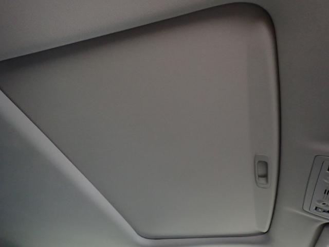 ＩＳ ＩＳ３００　バージョンＬ　レクサスセーフティシステム　障害物センサー　サンルーフ　本革シート　パワーシート　シートヒーター　シートエアコン　ＬＥＤヘッド　純正ＡＷ　バックカメラ　フルセグ　ＤＶＤ　Ｂｌｕｅｔｏｏｔｈ　ＥＴＣ（20枚目）