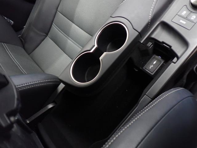 ＩＳ ＩＳ３００　バージョンＬ　レクサスセーフティシステム　障害物センサー　サンルーフ　本革シート　パワーシート　シートヒーター　シートエアコン　ＬＥＤヘッド　純正ＡＷ　バックカメラ　フルセグ　ＤＶＤ　Ｂｌｕｅｔｏｏｔｈ　ＥＴＣ（29枚目）