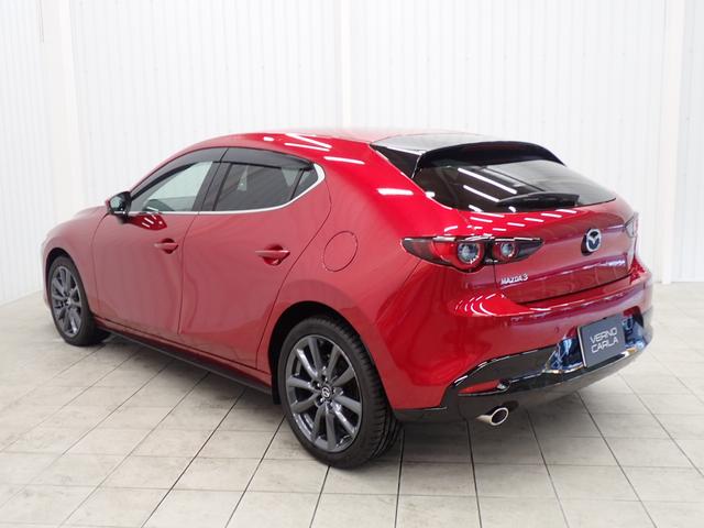 ＭＡＺＤＡ３ファストバック ＸＤ　ツーリング　マツダコネクト　障害物センサー　全方位カメラ　運転席パワーシート　シートヒーター　ＬＥＤヘッドライト　スマートキー　純正ＡＷ　純正ナビ　バックカメラ　フルセグＴＶ　Ｂｌｕｅｔｏｏｔｈ　ＥＴＣ（11枚目）