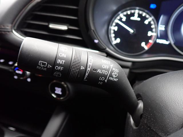 ＭＡＺＤＡ３ファストバック ＸＤ　ツーリング　マツダコネクト　障害物センサー　全方位カメラ　運転席パワーシート　シートヒーター　ＬＥＤヘッドライト　スマートキー　純正ＡＷ　純正ナビ　バックカメラ　フルセグＴＶ　Ｂｌｕｅｔｏｏｔｈ　ＥＴＣ（32枚目）
