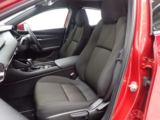 ＭＡＺＤＡ３ファストバック ＸＤ　ツーリング　マツダコネクト　障害物センサー　全方位カメラ　運転席パワーシート　シートヒーター　ＬＥＤヘッドライト　スマートキー　純正ＡＷ　純正ナビ　バックカメラ　フルセグＴＶ　Ｂｌｕｅｔｏｏｔｈ　ＥＴＣ（41枚目）