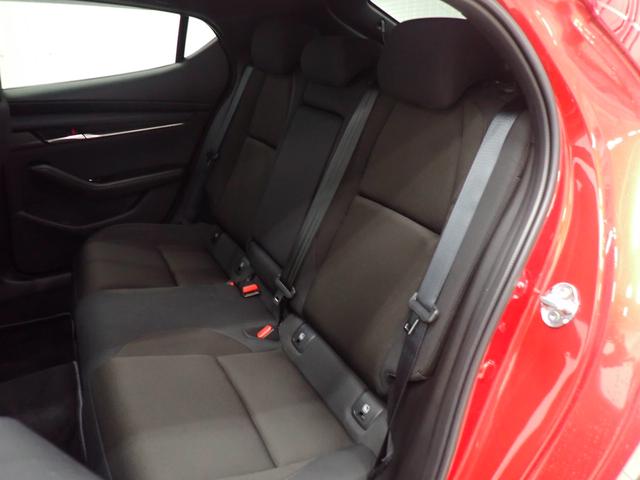 ＭＡＺＤＡ３ファストバック ＸＤ　ツーリング　マツダコネクト　障害物センサー　全方位カメラ　運転席パワーシート　シートヒーター　ＬＥＤヘッドライト　スマートキー　純正ＡＷ　純正ナビ　バックカメラ　フルセグＴＶ　Ｂｌｕｅｔｏｏｔｈ　ＥＴＣ（44枚目）