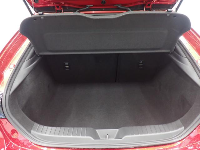 ＭＡＺＤＡ３ファストバック ＸＤ　ツーリング　マツダコネクト　障害物センサー　全方位カメラ　運転席パワーシート　シートヒーター　ＬＥＤヘッドライト　スマートキー　純正ＡＷ　純正ナビ　バックカメラ　フルセグＴＶ　Ｂｌｕｅｔｏｏｔｈ　ＥＴＣ（46枚目）