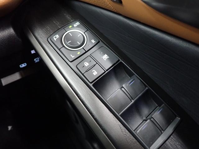 IS IS300h バージョンL レクサスセーフティS・障害物センサー・全方位カメラ・BSM・本革シート・電動シート・シートヒーター+エアコン・三眼LED・純正AW・純正ナビ・TV・ブルーレイ・Bluetooth・ETC・ドラレコ(37枚目)