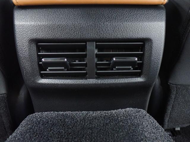 IS IS300h バージョンL レクサスセーフティS・障害物センサー・全方位カメラ・BSM・本革シート・電動シート・シートヒーター+エアコン・三眼LED・純正AW・純正ナビ・TV・ブルーレイ・Bluetooth・ETC・ドラレコ(44枚目)